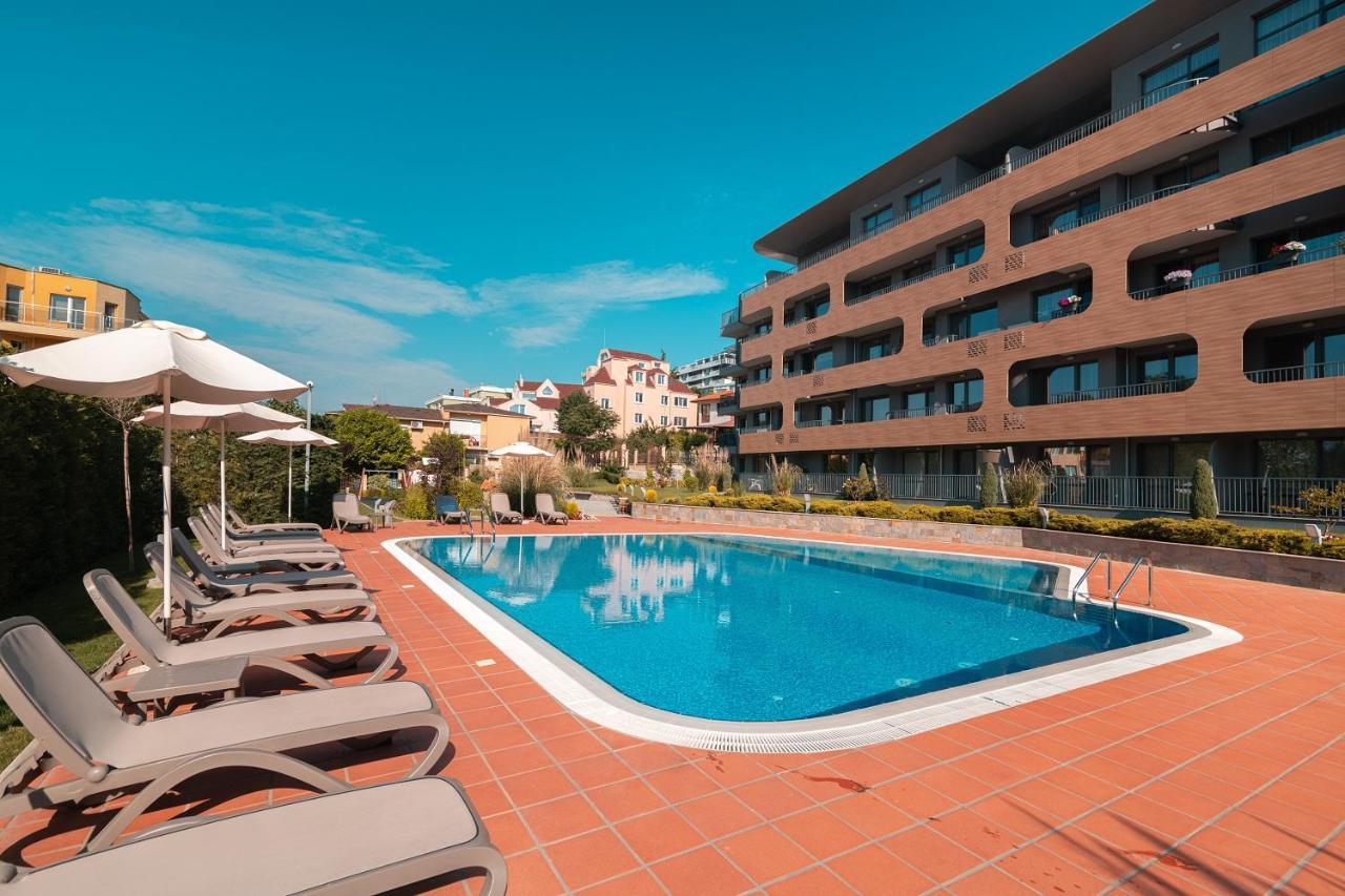 Nobile Apartment - Coral Residence Complex With Parking & Pool Varna Exteriör bild